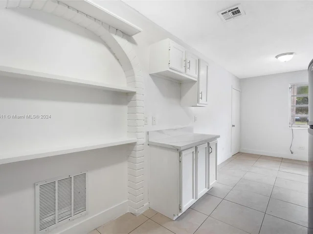 700 SW 67th Ave # A, Pembroke Pines FL 33023