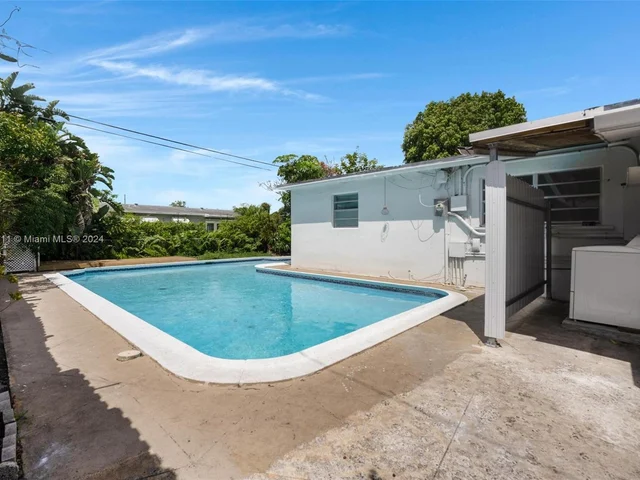 700 SW 67th Ave # A, Pembroke Pines FL 33023