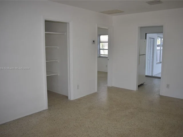 43 SW 10th St # 2E, Dania Beach FL 33004