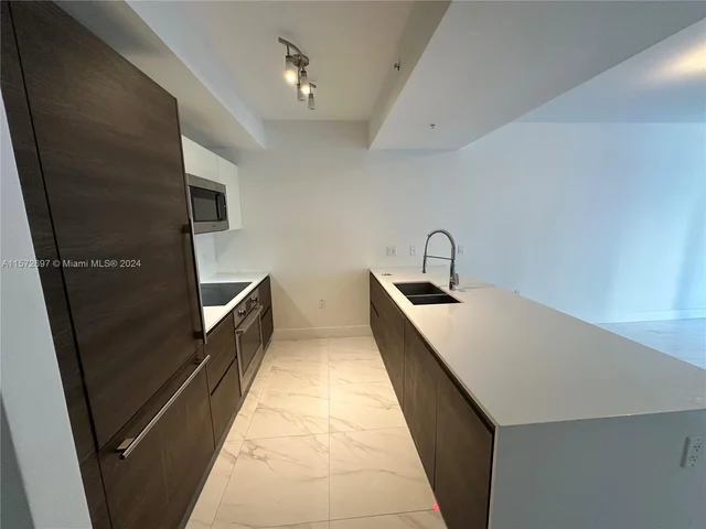 301 Altara Ave # 506, Coral Gables FL 33146