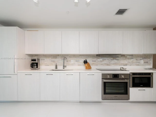 501 NE 31st St # 3701, Miami FL 33137