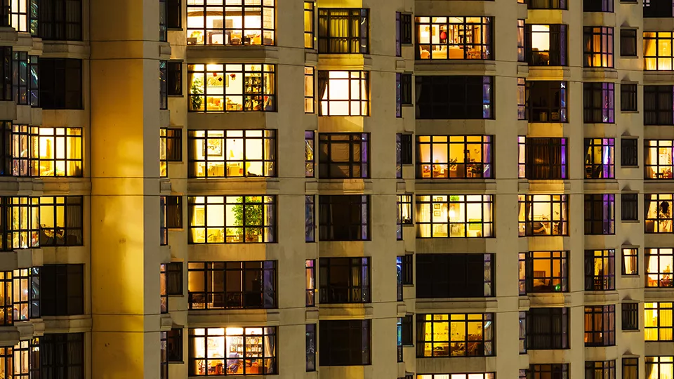 edificio de condominios iluminados con luz led edificio de condominios iluminados con luz led